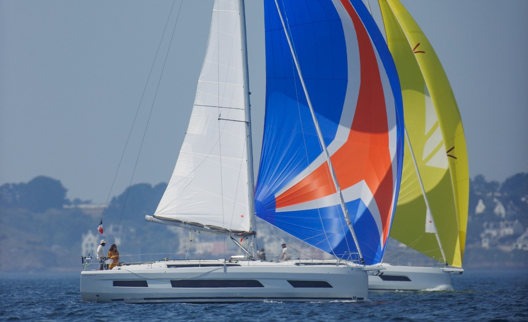 Josie et un autre Dufour 41 sous spi