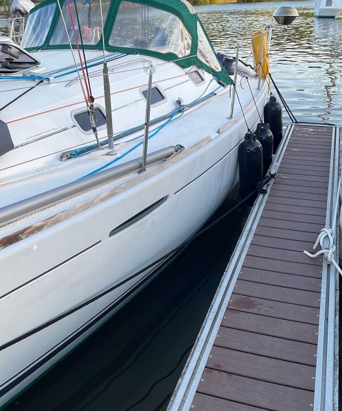 First 31.7   Rayon vert   Vue extérieur   Bretagne   Location de voiliers