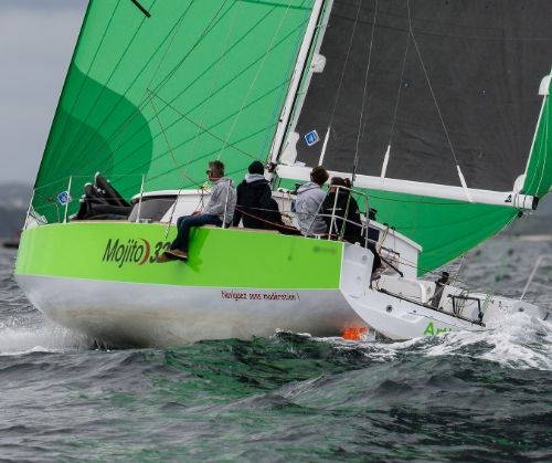 Essais du Mojito 32 pour le magazine Yachts devant Port La Forêt