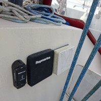 Répétiteurs installés dans le cockpit plus prise USB étanche pour alimenter une tablette