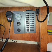 Tableau électrique de commande des différents équipements alimentés en 12V
