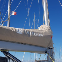 Dufour 360 de 2022 visible au port de Lorient Kernével sur la commune de Larmor Plage