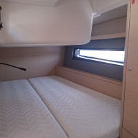 Très grande cabine arrière bâbord avec vue sur la mer