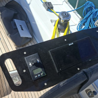 écran GPS B&G extrawide pour une information complète sur le marche du bateau