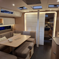 Dufour 41   Carré   Lorient Port du Kernével   Location de bateaux