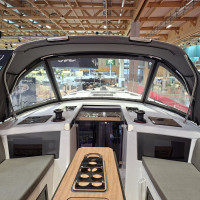 Dufour 41   Cockpit   Lorient Port du Kernével   Location de bateaux