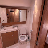 Dufour 410 Orca Salle d eau 2 Lorient Bretagne Sud