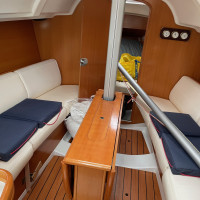 First 31.7   Rayon vert   Carré   Lorient  Location de voiliers