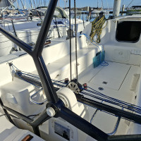 Grande barre à roue carbone pour une grande finesse de barre sur notre IMX 45 du chantier X-Yachts