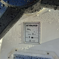 Plaque constructeur X-Yachts en catégorie A pour 12 personnes max à bord de l'IMX45