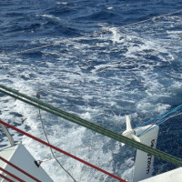 L'hydrogénérateur Watt&sea en position de repos à l'arrière du RM 1060 lors des essais d'autonomie énergétique