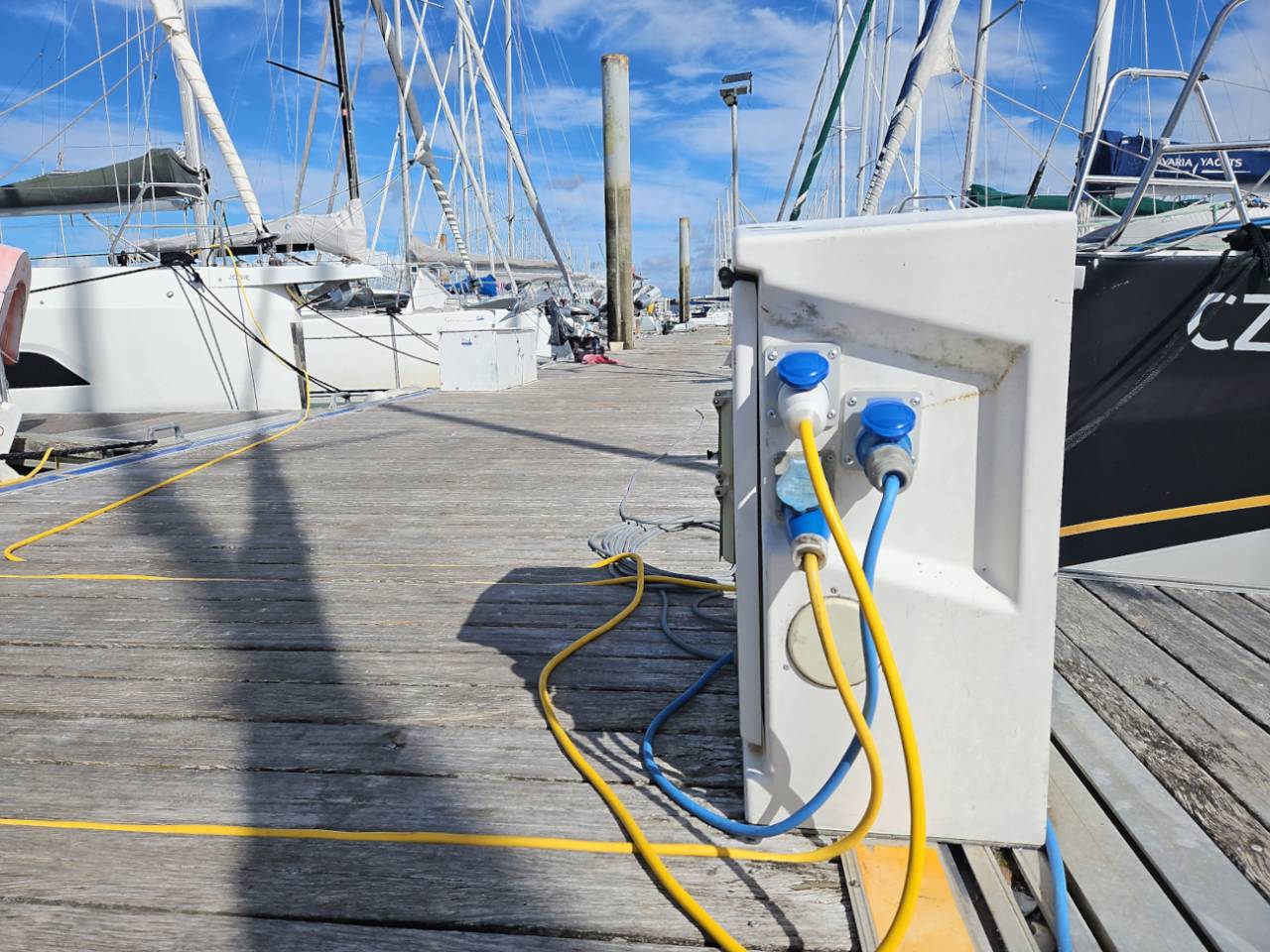 Cable chargement 220 V prise L